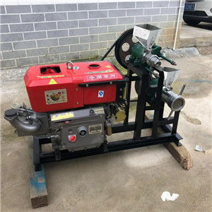 溫州鹿城食品膨化機(jī)械創(chuàng)新 聚焦新型麻辣條機(jī)與汽輪機(jī)研發(fā)銷售